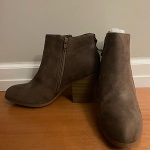 Destiny chunky heel booties, brown suede *NEW WITH TAGS*